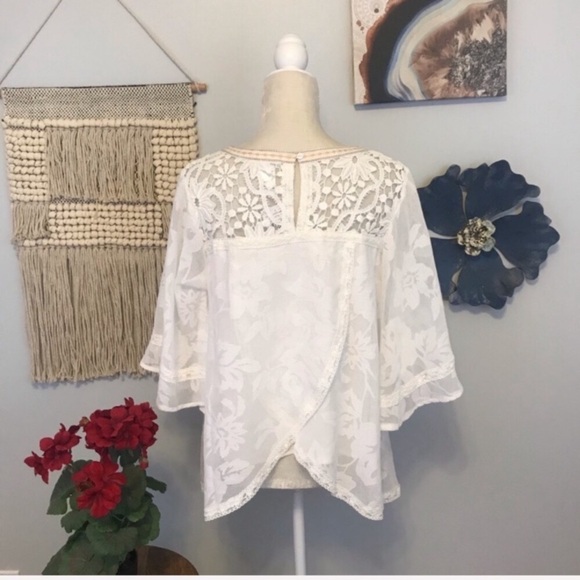 NWT ModCloth by Esley lace open back top - Picture 2 of 8